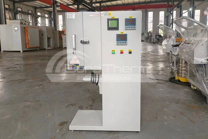 Brother Furnace sent a customized tube furnace to Malaysia